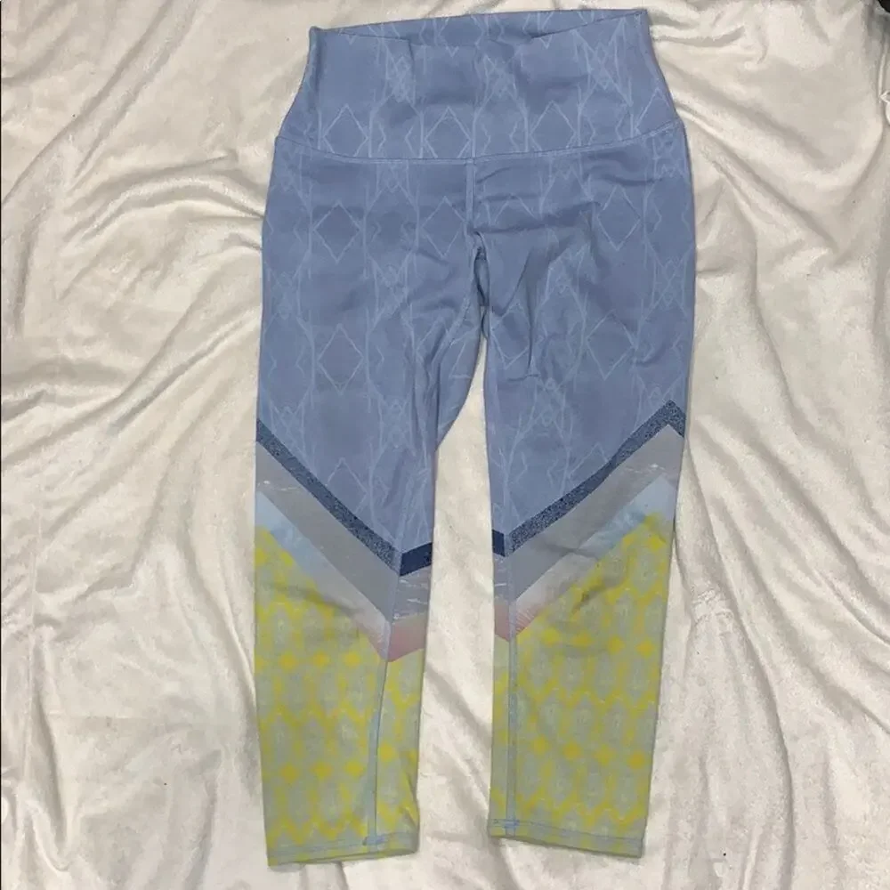Alo Blue and Yellow Print Cropped Leggings | Sz S